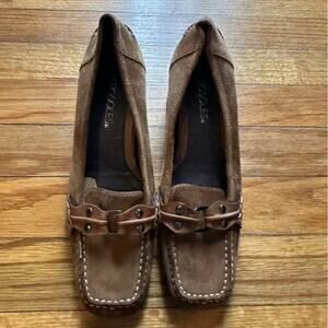Aerosoles Brown Suede Heeled Loafers – Size 5.5